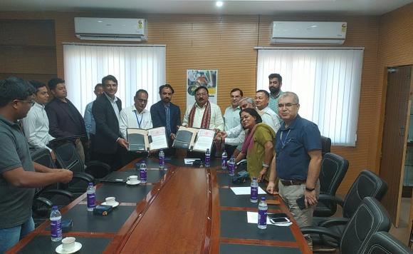 MoU Signing between AHECL & Advent
