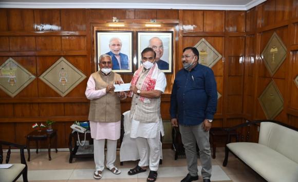 Vice Chairman AHECL and Minister of Mines & Minerals presented a Check to Honourable Chief Minister of Assam for Covid Releif Fu